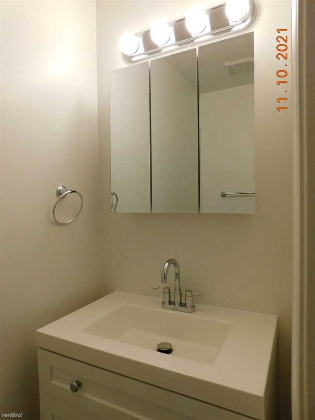 Foto del edificio - 4 br, 2.5 bath Townhome - 308 Elderwood Ct