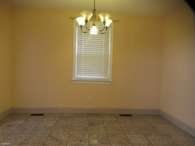 Building Photo - 2 br, 1 bath House - 905 Maiden Choice Ln