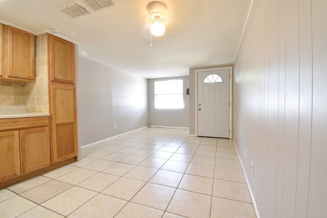 Building Photo - 639 Dogwood Ct