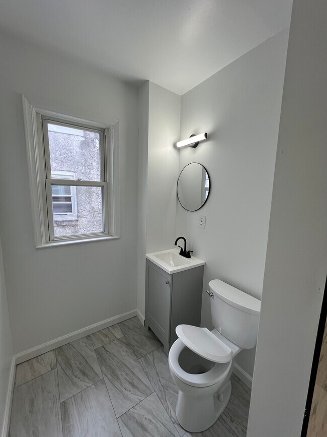 Foto del edificio - 919 Elsinore Pl