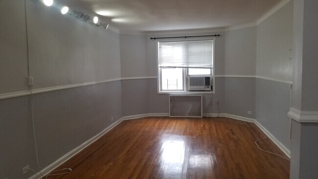 Foto del edificio - 6360 102nd St