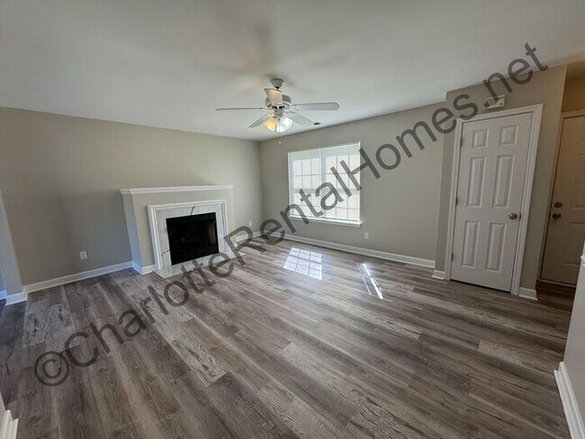 Foto del edificio - Nice 3 bedroom 2.5 bath home in Charlotte!