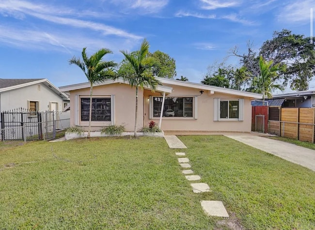 Building Photo - 410 NE 171st Terrace