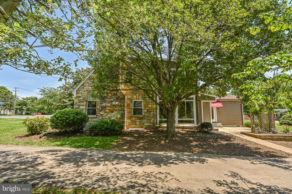 Primary Photo - 5951 Franconia Rd
