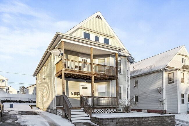 Building Photo - 8 Doane St