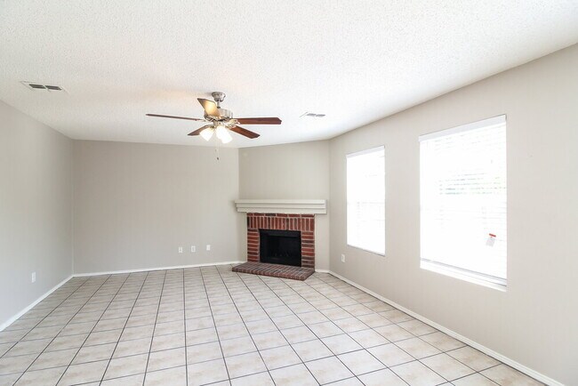 Foto del edificio - 8737 Hunters Point Way
