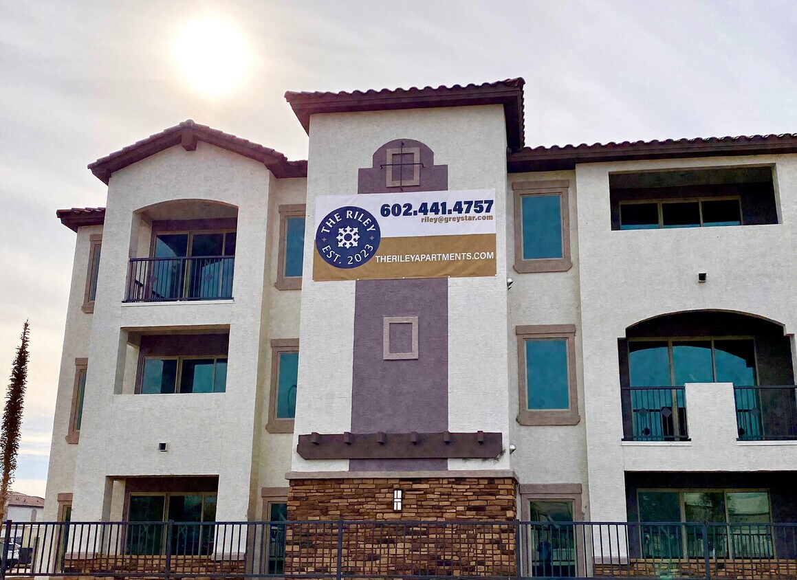 The Riley 7725 W Lower Buckeye Rd Phoenix, AZ