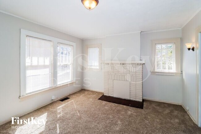 Foto del edificio - 1523 Stokes Avenue Southwest