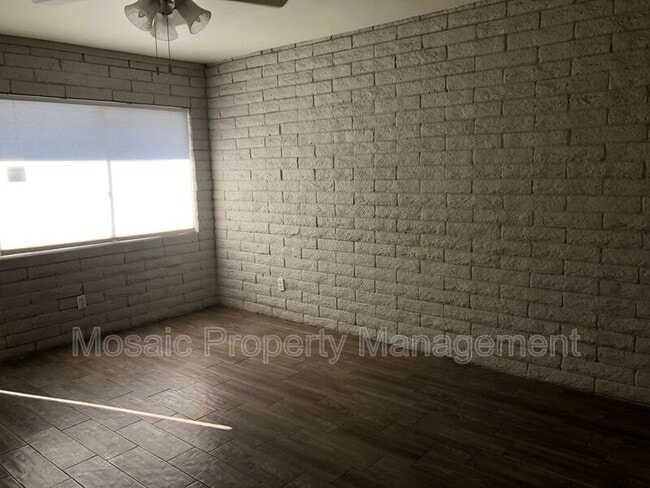 Foto del edificio - 1204 S. McClintock Dr.