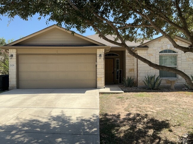 Building Photo - 2129 Hazelwood Dr