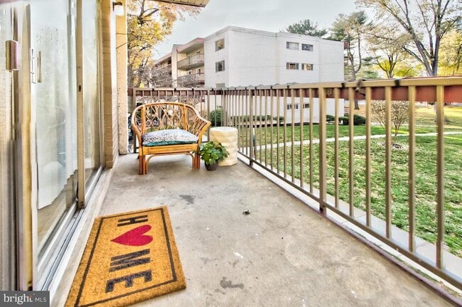 Foto del edificio - 10320 Westlake Dr