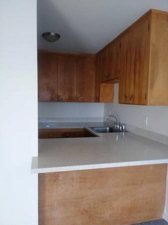 Building Photo - 1 bedroom in Seattle WA 98106