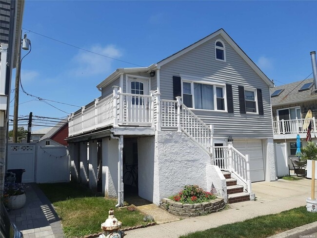 Building Photo - 129 Maple Blvd