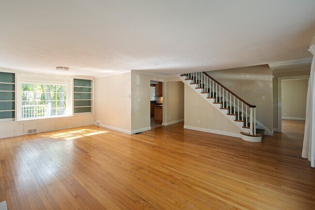 Building Photo - 109 Brookside Ave