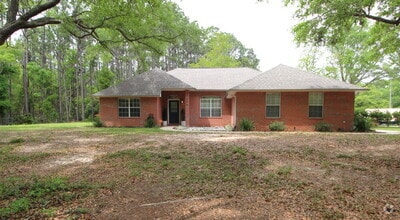 Building Photo - 174 Emmons Ln