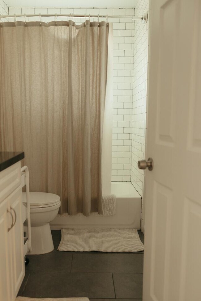 Foto del edificio - 4007 E Heatherbrae Dr