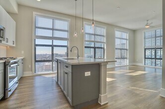 Building Photo - 32 Oakland Ave