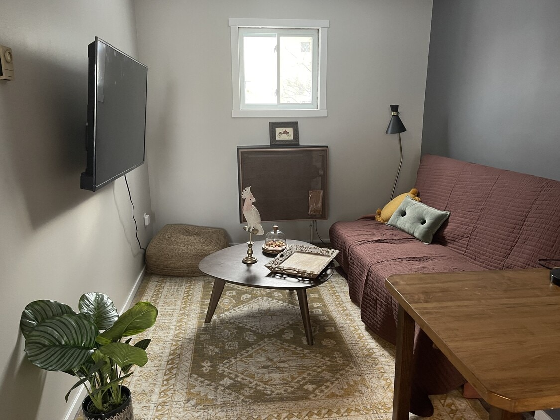 Photo du bâtiment - 155 Middleton Ave