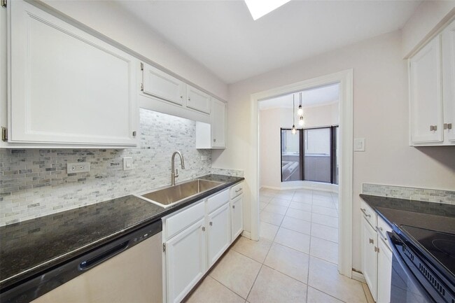 Photo - 661 Bering Dr Apartment