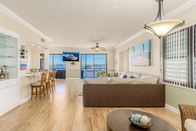 Foto del edificio - 150 SE Four Winds Dr