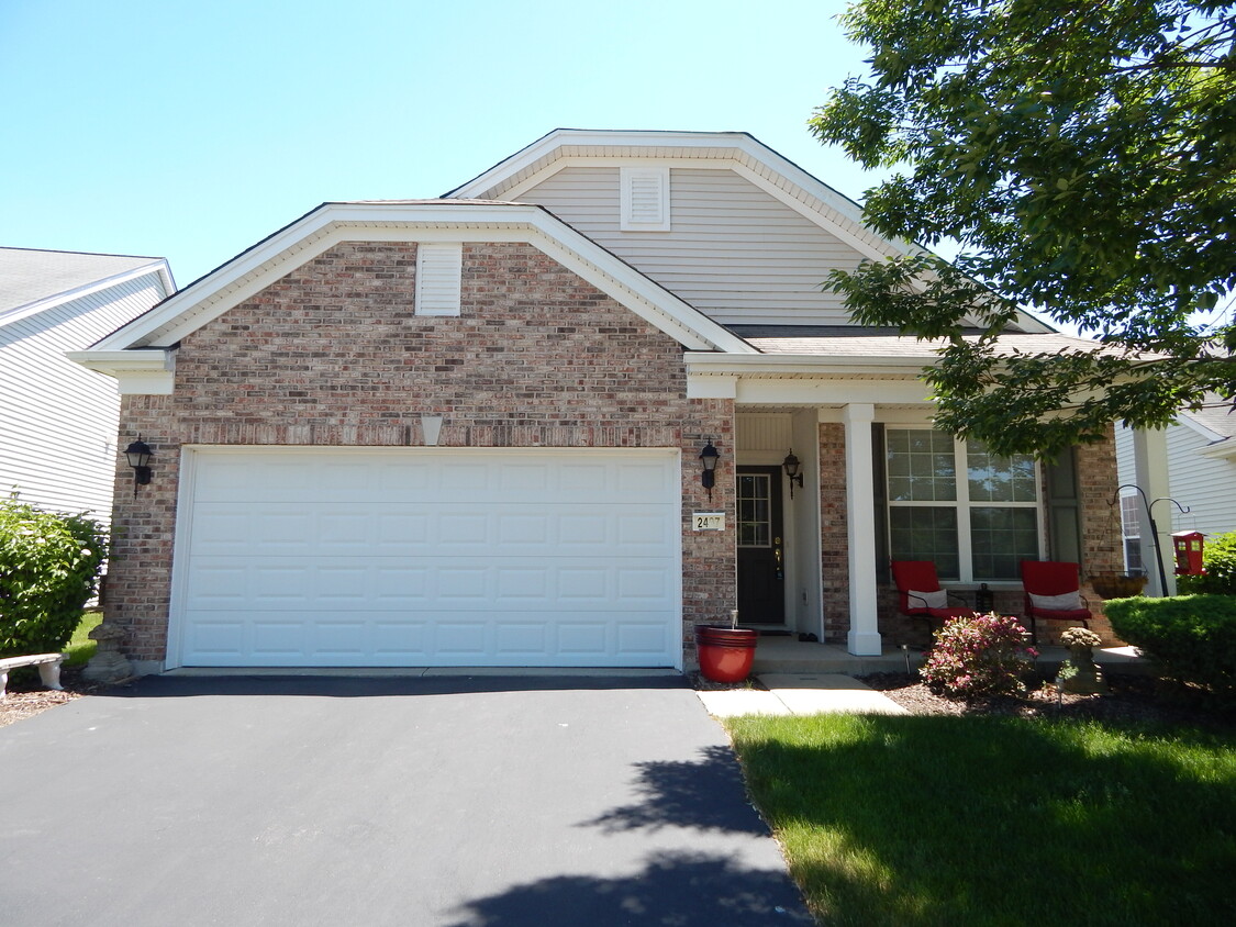 Primary Photo - 2497 Sandlewood Cir