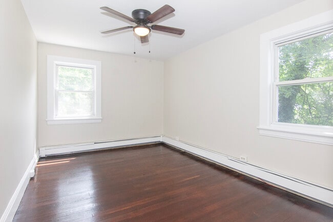 Building Photo - 44 Croton Ave