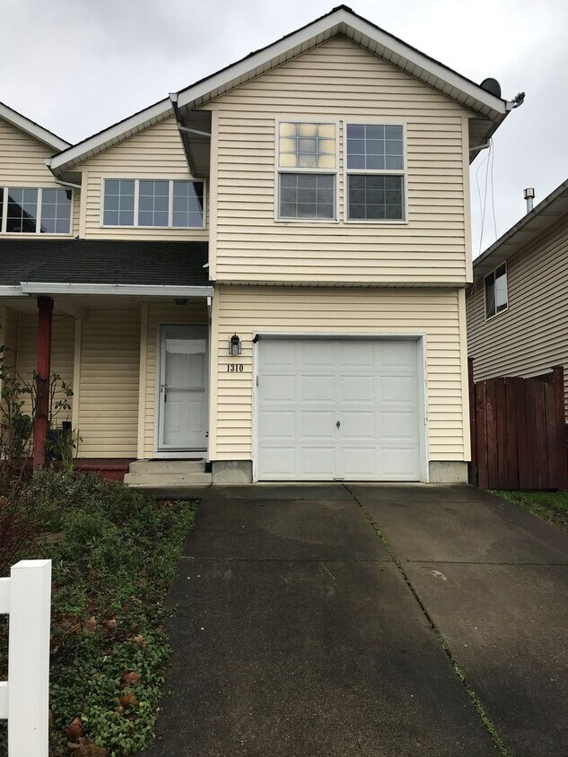 1310 Parkside Apartment for Rent in Newberg, OR