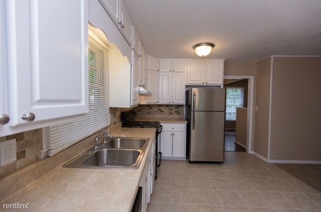 Building Photo - 3 br, 2 bath House - 1441 Pine Tree Drive