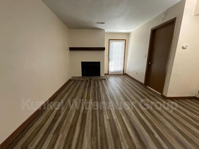 Foto del edificio - 14 Pepperwood Ct