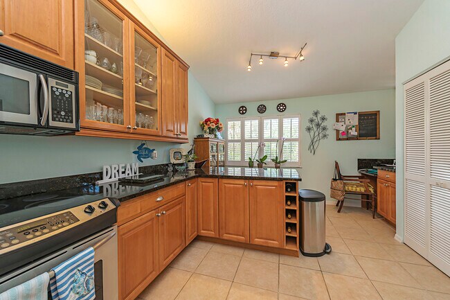 Building Photo - 524 Woodshire Ln