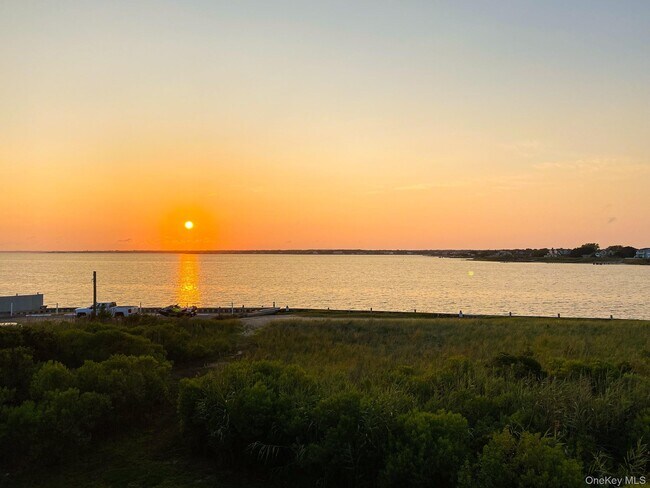 Building Photo - 274 Dune Rd