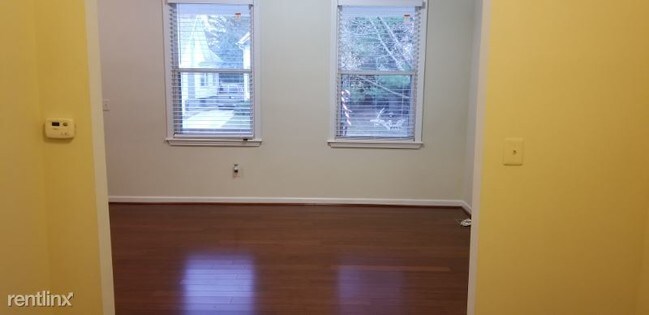 Building Photo - 3 br, 1.5 bath Apartment - 1089 Lakepointe St