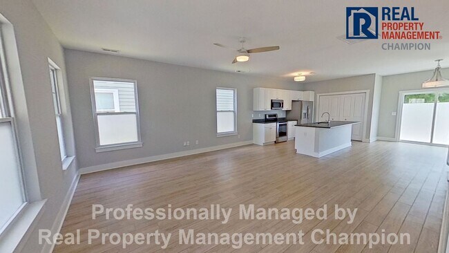 Building Photo - Modern Home Near Live Oak Pavilion