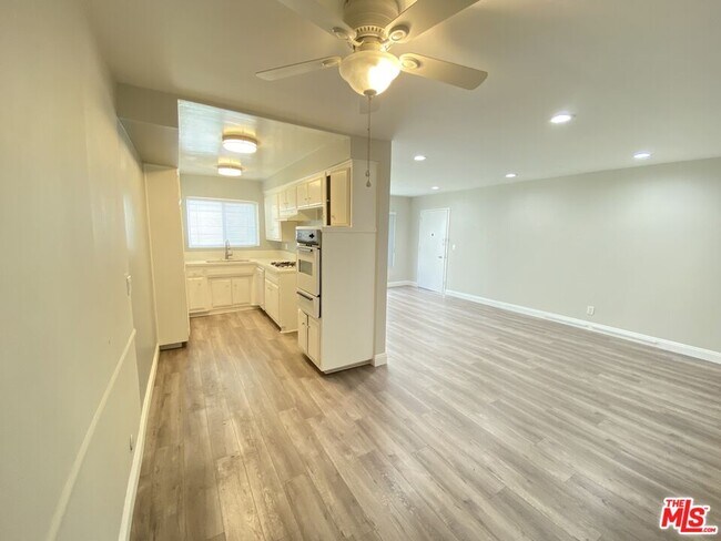 Foto del edificio - 1023 Laurel Ave