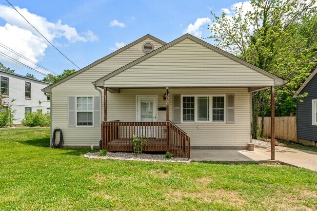 Foto del edificio - 227 N Miles St