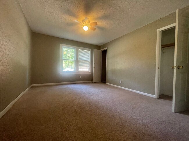 Foto del edificio - Nice Home w/Garage Available Now in Benton!