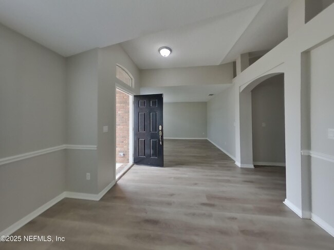 Foto del edificio - 984 Fox Chapel Ln