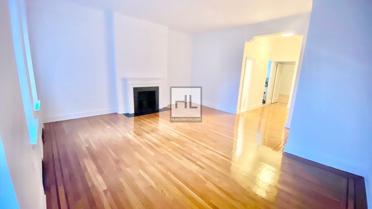 Primary Photo - EAST 81 STREET