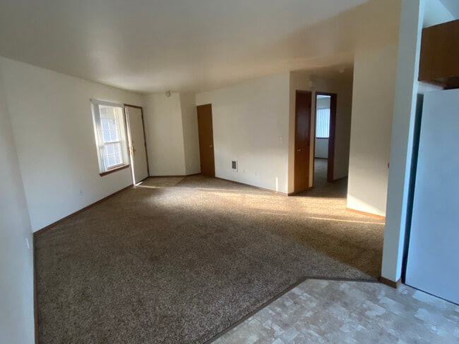 Building Photo - 7500 Westbrook Ct