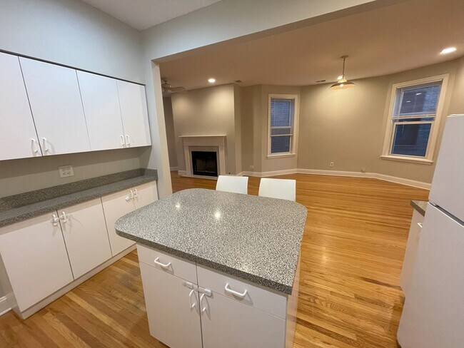 Freshly painted - ready to move in! - 3650 N Oakley Ave