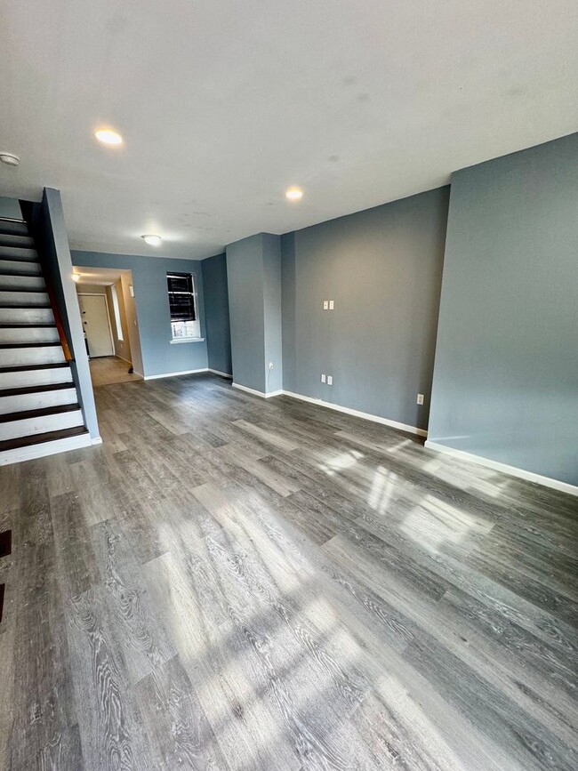 Building Photo - Nice 3 Bedroom in West Philly!