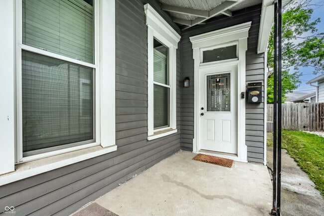 Building Photo - 1418 Olive St