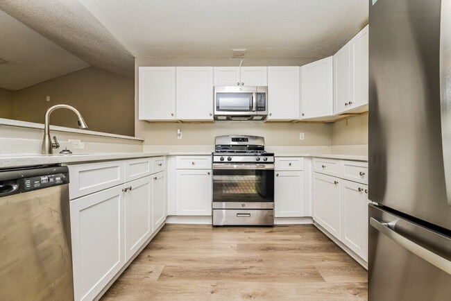 Building Photo - 125 Vesta Ct