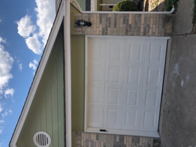 Foto del edificio - 2623 Alcott Ln