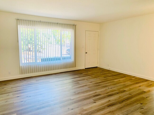 Building Photo - LVW