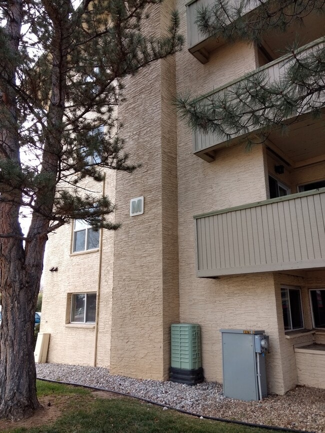 Building Photo - 3030 O'Neal Parkway, M17