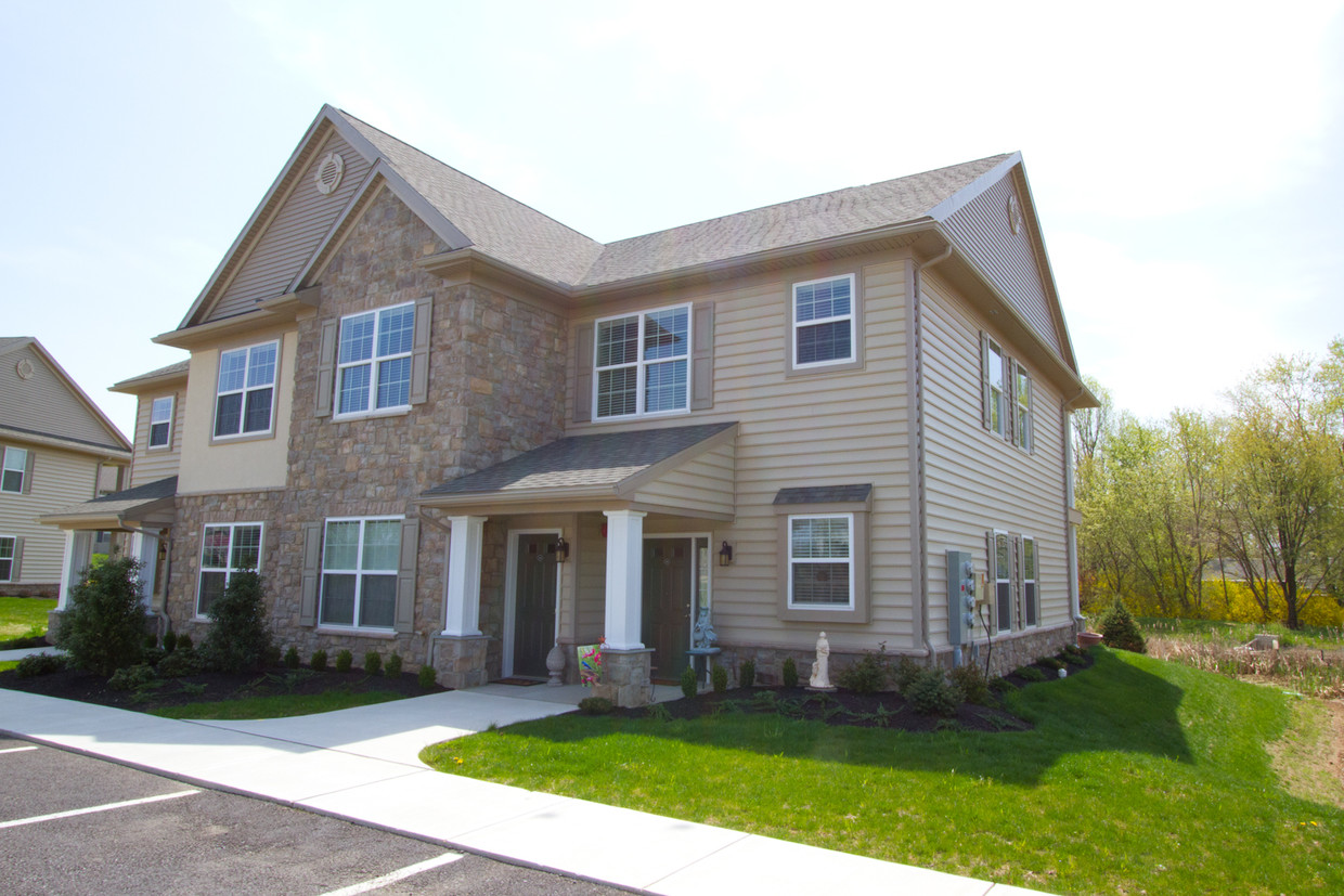 Foto principal - 1995 Shady Oak Dr