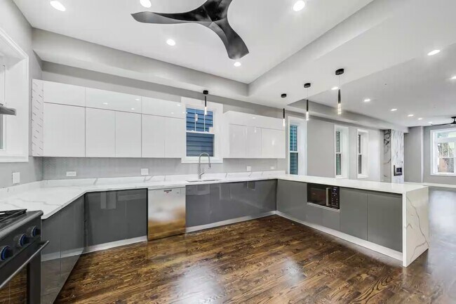 Foto del edificio - 536 N Paulina St