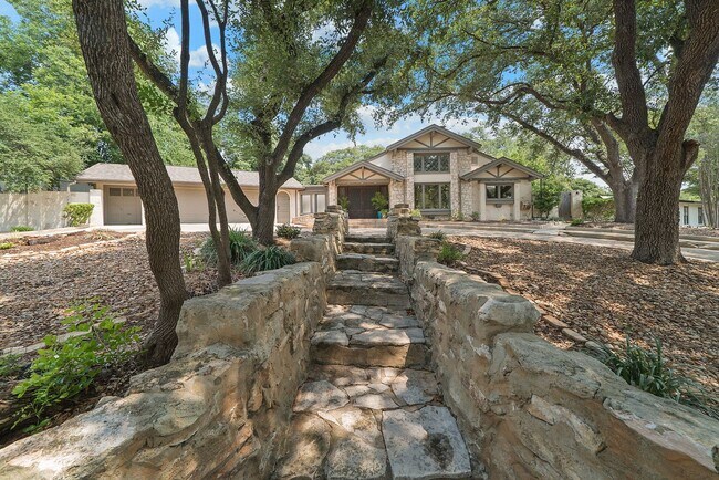Building Photo - 4 Bedroom/4 Bath Northwood Subdivision