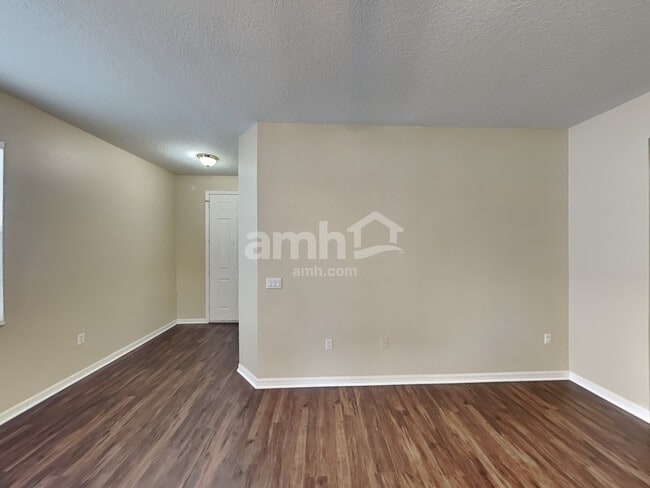 Building Photo - 10424 Frog Pond Dr